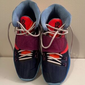 Nike Kyrie 6 “ Oracle Aqua” 
Size 10.5 - No OG Box
Will be packaged well